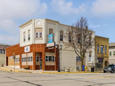 /international/us/301-ellis-st-kewaunee-wi-110098653420/