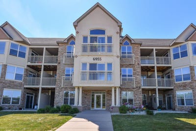 /international/us/6955-s-riverwood-blvd-franklin-wi-110108397443/