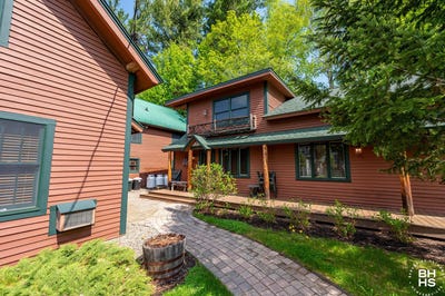 /international/us/125-greenwood-street-lake-placid-ny-110108334279/
