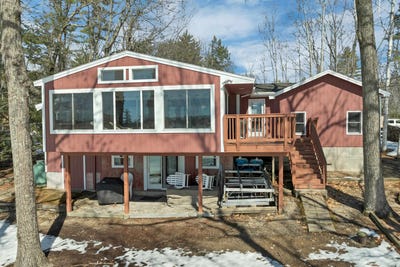/international/us/44-shore-drive-middleton-nh-110106564738/