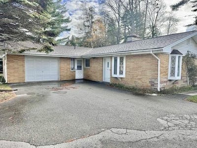 /international/us/701-s-brooke-street-alpena-mi-110103373690/