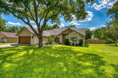 /international/us/250-meadowlakes-drive-meadowlakes-tx-110099909636/