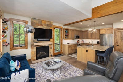 /international/us/220-overlook-ridge-basalt-co-110109163489/