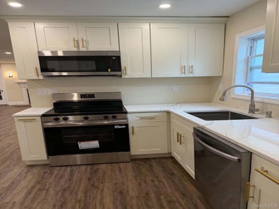 /international/us/47-ondaora-parkway-highland-falls-ny-110108998289/