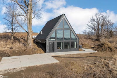 /international/us/2613-335th-street-chelsea-ia-110109573185/