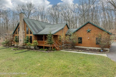 /international/us/1212-acacia-drive-hawley-pa-110107403808/