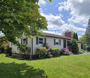 /international/us/9-mariette-drive-portsmouth-nh-110100342886/