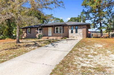 /international/us/3766-colonial-cove-hope-mills-nc-110120581490/