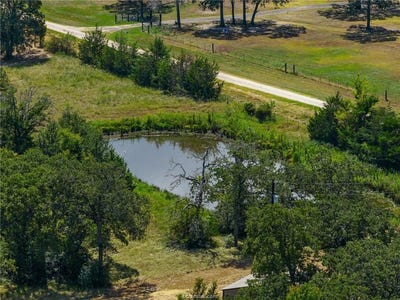 /international/us/789-quail-hollow-drive-caldwell-tx-110105778687/