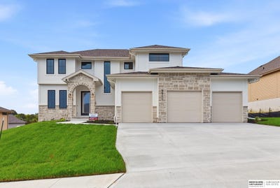 /international/us/9911-cimarron-street-papillion-ne-110120093684/