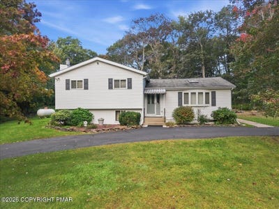 /international/us/3157-robert-david-drive-tobyhanna-pa-110119968412/
