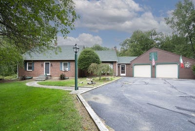 /international/us/926-old-turnpike-road-oakham-ma-110106343446/