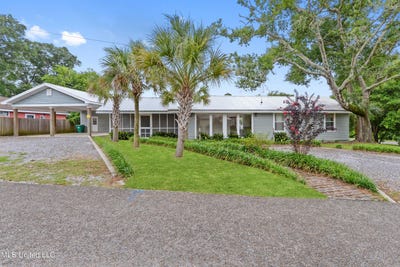 /international/us/100-hickory-lane-bay-saint-louis-ms-110093417896/