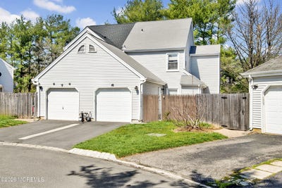 /international/us/6-stowe-court-freehold-nj-110108606996/