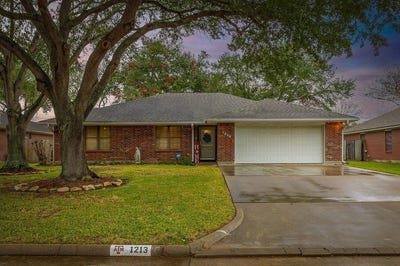/international/us/1213-shadowlake-drive-sealy-tx-110104848787/