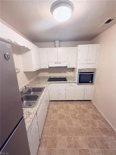 /international/us/656-49th-street-newport-news-va-110108016782/