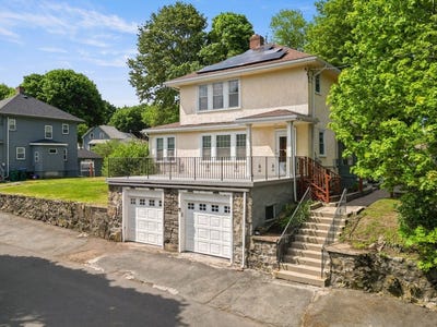 /international/us/19-boynton-street-lynn-ma-110108797952/