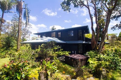 /international/us/11-3922-d-nahelenani-st-volcano-hi-110106097363/