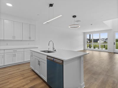 /international/us/4163-e-hemlock-dr-oak-creek-wi-110100560604/
