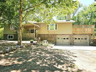 /international/us/7402-n-lake-rd-hutchinson-ks-110108063861/