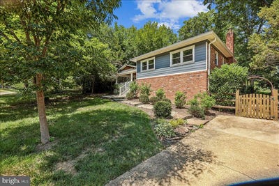 /international/us/8109-bainbridge-road-alexandria-va-110108934064/