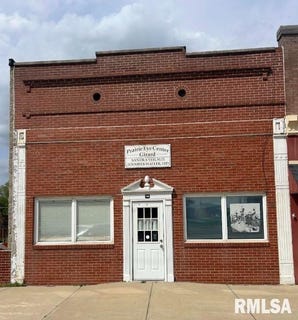 /international/us/130-w-center-street-girard-il-110107319739/