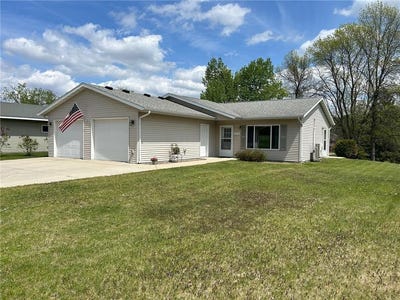 /international/us/909-oak-street-alexandria-mn-110108231788/