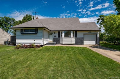/international/us/31-pickwick-drive-commack-ny-110108633123/