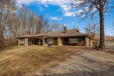 /international/us/115-ravenhill-drive-highlandville-mo-110104874202/