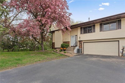 /international/us/907-heritage-court-w-vadnais-heights-mn-110107884138/