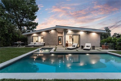 /international/us/22268-avenue-san-luis-woodland-hills-ca-110105862049/