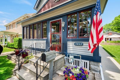 /international/us/3462-e-cudahy-ave-cudahy-wi-110109028746/
