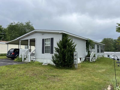 /international/us/290-calef-highway-epping-nh-110109063987/