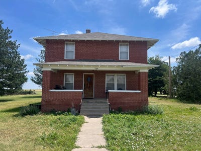 /international/us/704-ainslie-avenue-collyer-ks-110102287728/