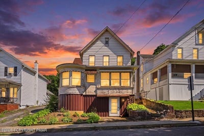 /international/us/166-johnson-street-pittston-pa-110109981530/