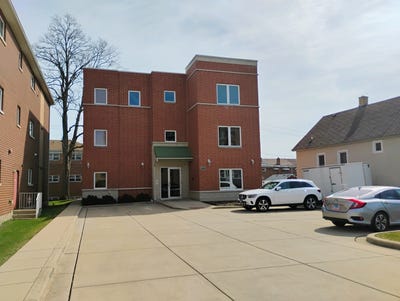 /international/us/397-alles-avenue-des-plaines-il-110108385692/