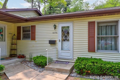 /international/us/1056-walnut-grove-drive-norton-shores-mi-110099922550/