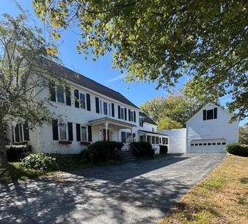 /international/us/62-main-street-bethel-me-110107956955/