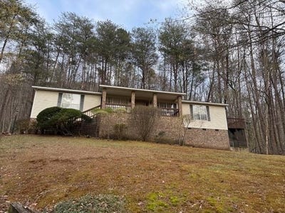 /international/us/1708-buffalo-creek-road-lake-lure-nc-110106790955/