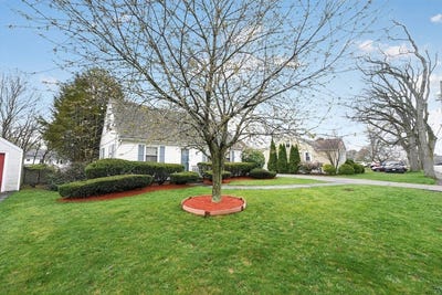 /international/us/74-oak-street-brockton-ma-110107477630/