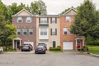 /international/us/259-chickadee-court-freehold-nj-110100677513/