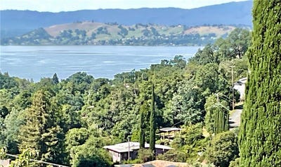 /international/us/7282-marin-street-nice-ca-110107663378/