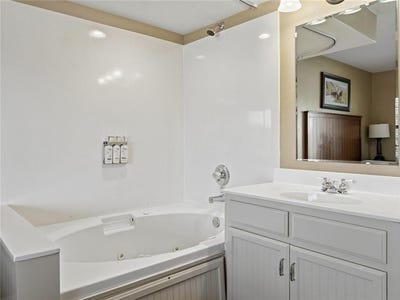 /international/us/150-apple-seed-court-clarkesville-ga-110107399771/