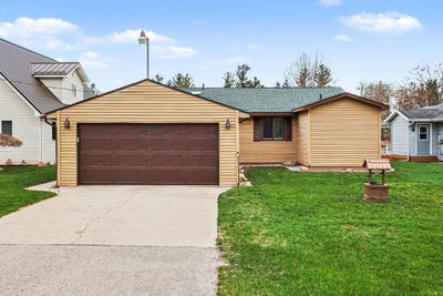 /international/us/1323-mckimmy-drive-beaverton-mi-110107434268/