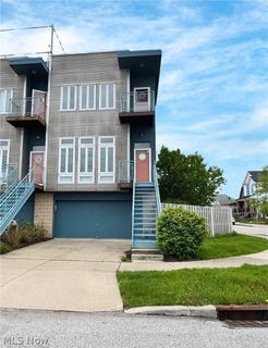 /international/us/6608-father-caruso-drive-cleveland-oh-110107728603/