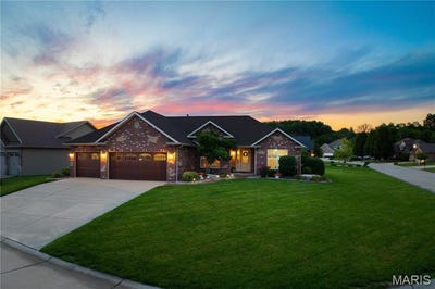 /international/us/137-stonebridge-bluff-drive-maryville-il-110109058267/