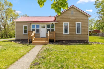 /international/us/156-w-beech-street-ne-cedar-springs-mi-110108097450/