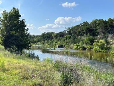 /international/us/1118-chimney-valley-rd-blanco-tx-110099857983/
