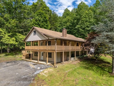 /international/us/11-old-trail-road-tunkhannock-pa-110100064526/