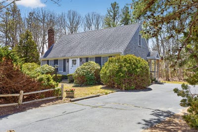 /international/us/155-sea-gull-lane-eastham-ma-110108205579/